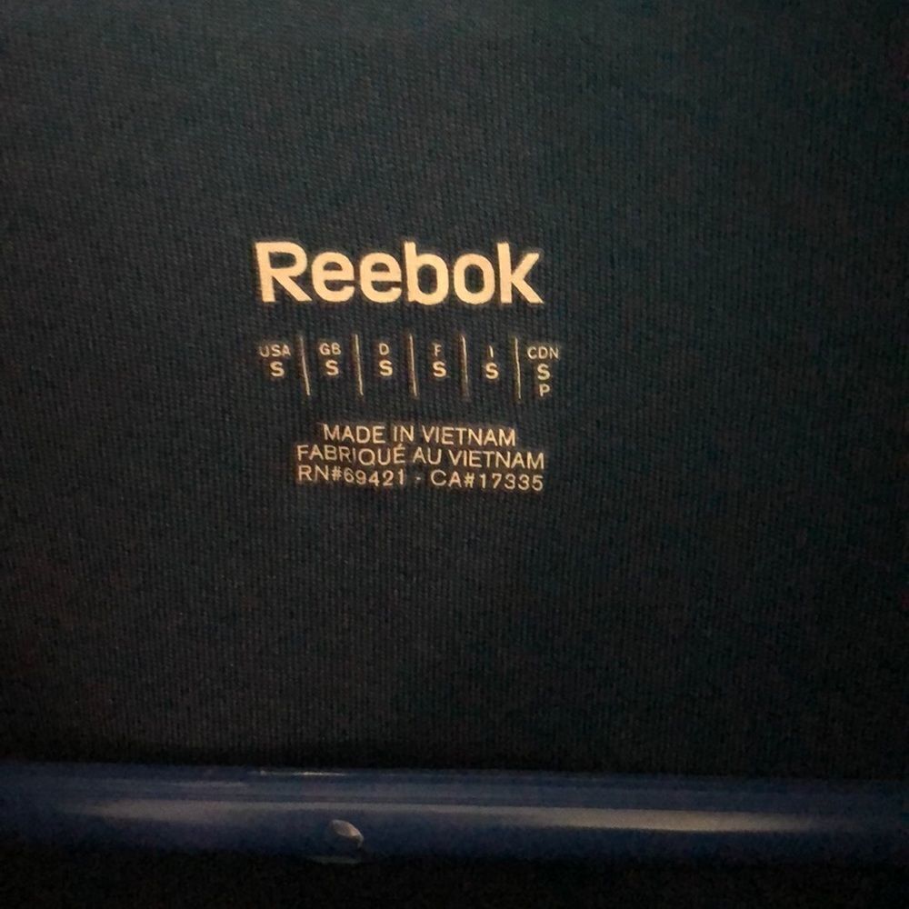 Reebok Running Shell w/Reflective accents - Picture 4 of 6